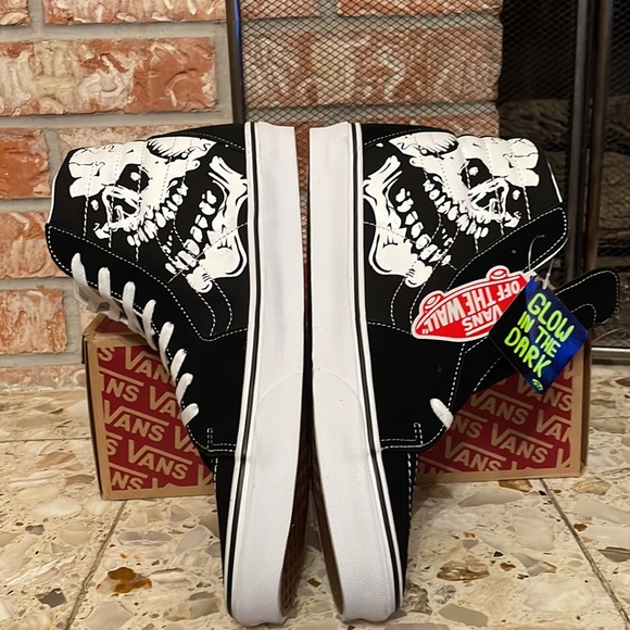 Vans Sk8 hi Tim Glow skulls black and white Glow in the dark men’s size 7.5 - Picture 6 of 9
